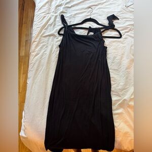 Cabi Bow Halter Neck Maxi Dress
Adjustable neckline!